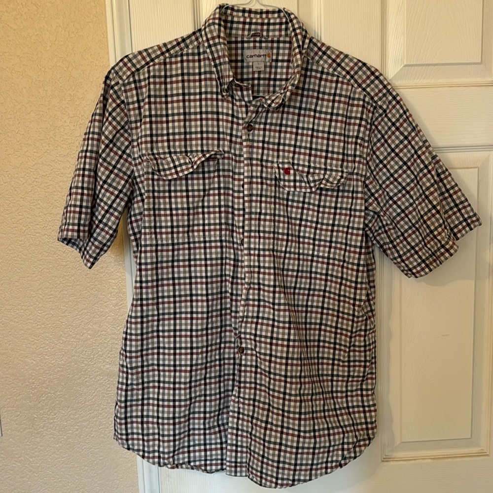 Carhartt multi color short sleeve button up. Men’s size large.